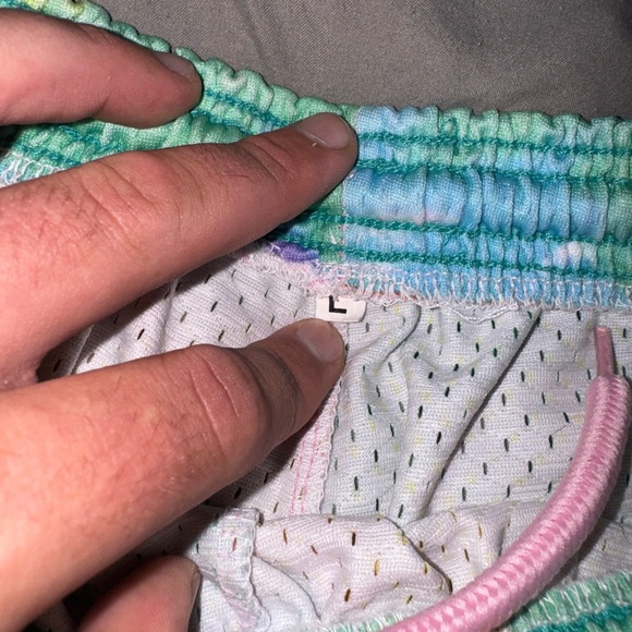 Lost tie dye shorts - Picture 4 of 4